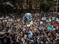 Học sinh thế giới tuần hành vì biến đổi khí hậu