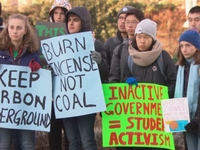 Giới trẻ thế giới tuần hành kêu gọi chống biến đổi khí hậu