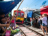 Khu chợ nguy hiểm nhất Thái Lan thu hút khách du lịch