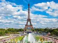 Tháp Eiffel mừng sinh nhật 130 tuổi