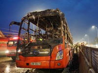 Điện Biên: Cháy xe khách giường nằm trên đèo Pha Đin