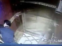 Vụ người đàn ông sàm sỡ bé gái trong thang máy: Đủ căn cứ để khởi tố vụ án
