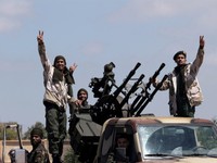EU kêu gọi ngừng bắn nhân đạo tại Libya