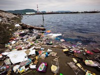 Hợp tác ngăn chặn ô nhiễm rác thải nhựa trên biển
