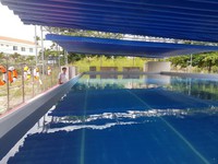 Hồ bơi đầu tiên trong trường học ở Nha Trang dạy bơi dịp hè
