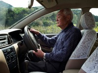 Nhật Bản cấp giấy phép lái xe riêng cho người cao tuổi