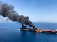Tàu chở dầu bị tấn công: 'Thùng thuốc súng' tại Vùng Vịnh đi đến đâu?