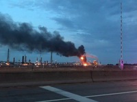 Cháy nổ lớn tại nhà máy lọc dầu ở bang Pennsylvania, Mỹ