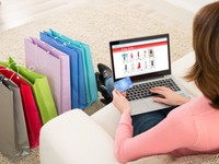 Xu hướng mua sắm trực tuyến: Cao điểm ngày thứ Năm, nam giới ngày càng 'nghiện' mua online