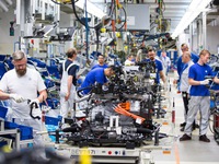 Volkswagen bắt tay với Ford sản xuất xe tự lái và xe điện