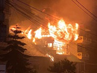 Cháy lớn tại ngôi nhà 3 tầng ở Sa Pa, Lào Cai