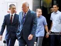 Cựu Thủ tướng Malaysia tiêu 803.000 USD trong 1 ngày để mua trang sức