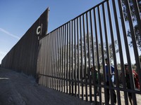 Tòa án Mỹ cho phép Tổng thống dùng 2,5 tỷ USD xây tường biên giới
