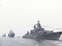 Tàu hộ vệ tên lửa Việt Nam tham dự lễ duyệt binh của hải quân Nga