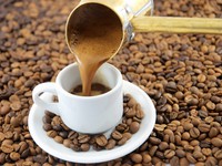 Giá cà phê hồi phục từ mức đáy hơn 1 tháng