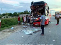 Tai nạn xe khách tại Nghệ An, 1 người thiệt mạng