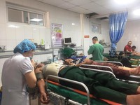 Tập trung cấp cứu đoàn du khách Bắc Giang bị tai nạn giao thông tại Nghệ An