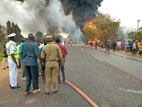 Nổ xe bồn khiến gần 60 người 'hôi dầu' chết cháy ở Tanzania