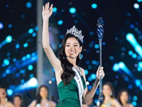 VIDEO: Khoảnh khắc Lương Thùy Linh đăng quang Hoa hậu thế giới Việt Nam 2019