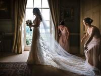 Xu hướng váy cưới và sự thay đổi của thời trang trong 100 năm qua