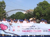 Hơn 1.000 người đi bộ hưởng ứng Ngày Tim mạch thế giới