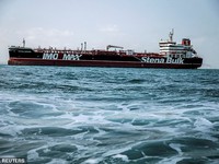 Iran tiếp tục bắt tàu chở dầu