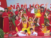 Rộn ràng không khí khai giảng năm học mới tại Hà Nội