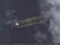 Iran bắt giữ tàu nghi buôn lậu nhiên liệu tại Vùng Vịnh