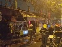 TP.HCM: Cháy lớn thiêu rụi 9 ki-ốt, 1 căn nhà