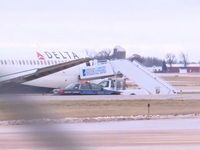 Máy bay Delta Air Lines trượt khỏi đường băng