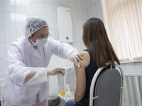 30 bác sĩ Nga tình nguyện tiêm vaccine Sputnik-V