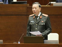 Bộ trưởng Tô Lâm: 'Bỏ sổ hộ khẩu là niềm mong ước của người dân'