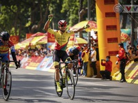 [Kết thúc] Chặng khai mạc giải Xe đạp VTV - Cúp Tôn Hoa Sen 2020: Lê Nguyệt Minh giành chiến thắng chặng mở màn