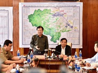 Phó Thủ tướng Trịnh Đình Dũng chỉ đạo ứng phó bão số 9 tại tiền phương