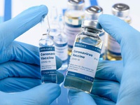 Nga thiếu thiết bị để mở rộng sản xuất vaccine COVID-19
