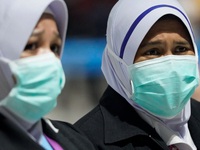Số ca nhiễm COVID-19 mới tăng vọt, Malaysia tiến hành họp khẩn