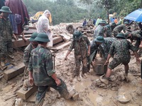Sạt lở ở Trà Leng: Nỗ lực tìm kiếm nạn nhân trước khi bão số 10 tràn vào