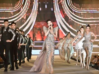 Lệ Quyên, Quang Dũng 'nồng nàn' trên sàn diễn thời trang của Hoa hậu Việt Nam 2020