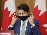 Thủ tướng Canada cảnh báo cuộc chiến chống dịch COVID-19 'còn lâu' mới kết thúc
