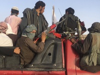 Bắt cóc hàng chục con tin tại miền Đông Afghanistan