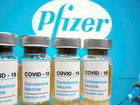 FDA xác nhận vaccine của Pfizer và BioNTech tạo miễn dịch mạnh sau mũi tiêm đầu tiên