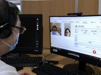 Khám trực tuyến bùng nổ thời dịch bệnh ở Trung Quốc