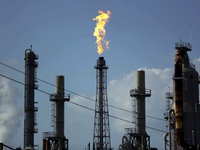 Mỹ để ngỏ khả năng can thiệp vào cuộc chiến giá dầu