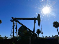 Goldman Sachs: Giá dầu chưa thể hồi phục mạnh