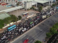 Tuyến cao tốc dẫn vào cửa ngõ Thủ đô ùn tắc kéo dài sau kỳ nghỉ lễ