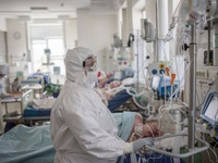 Nga tiếp tục ghi nhận hơn 10.000 ca nhiễm COVID-19 trong một ngày