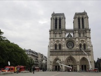 Nhà thờ Đức Bà Paris mở cửa một phần sau thời gian dài đóng cửa