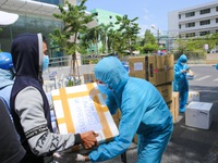 Huy động lực lượng vận chuyển người bệnh ra khỏi Bệnh viện Đà Nẵng