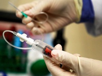 Nga tạm dừng thử nghiệm vaccine COVID-19