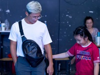 Thiên Vương MTV quấn quýt bên con gái trong hậu trường '100 Triệu 1 phút'
